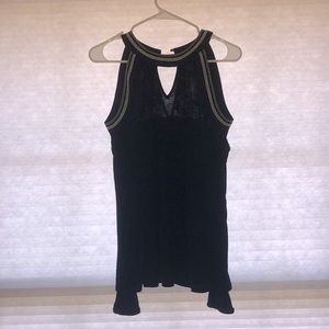 long sleeve. black. cold shoulder